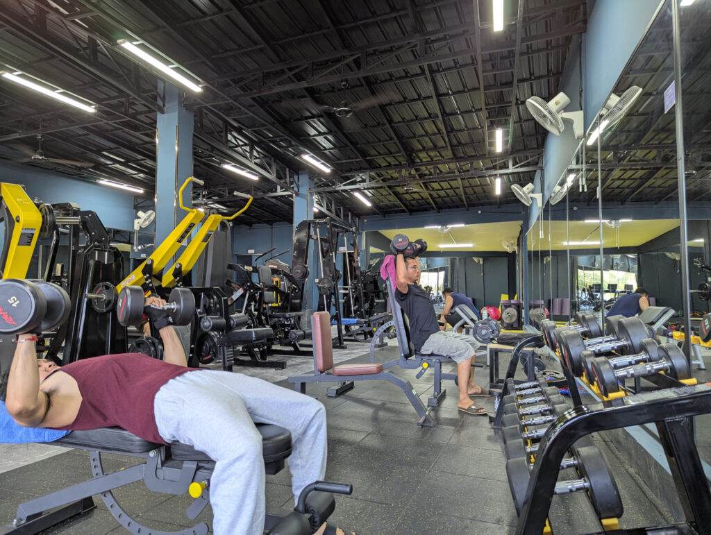 V12 Gym Kep innen 2